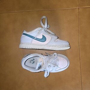 Nike Kids Sneakers in White and Teal